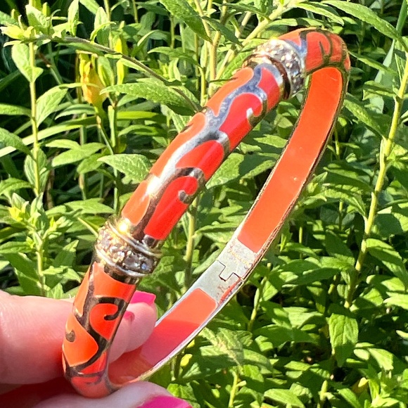 ANGELIQUE DE PARIS GILDED 925 STERLING SILVER ORANGE CORAL RESIN BANGLE BRACELET - Picture 5 of 16
